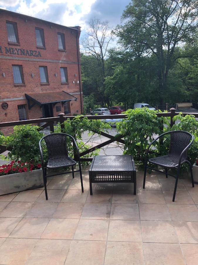 Hotel Dom Mlynarza Zukczyn Esterno foto
