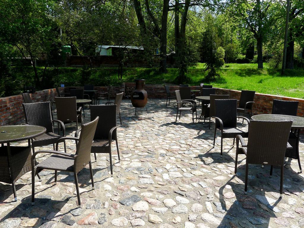 Hotel Dom Mlynarza Zukczyn Esterno foto