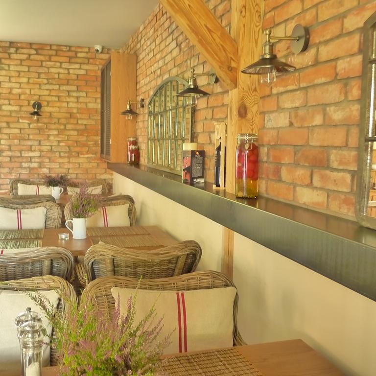 Hotel Dom Mlynarza Zukczyn Esterno foto