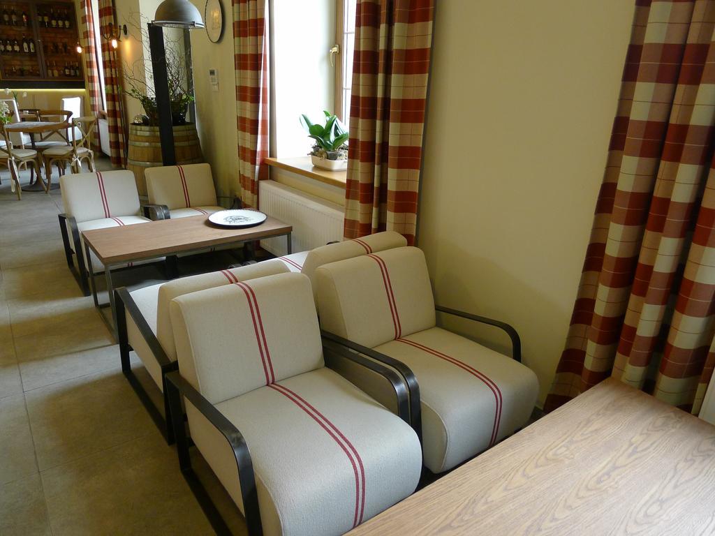 Hotel Dom Mlynarza Zukczyn Esterno foto