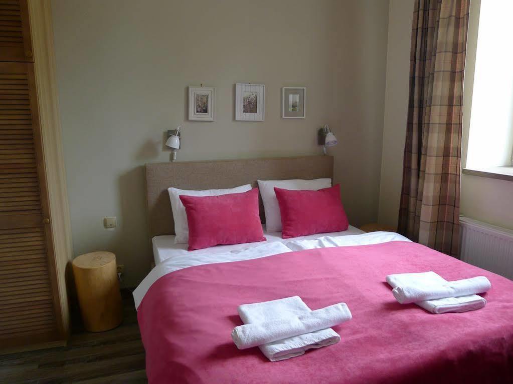 Hotel Dom Mlynarza Zukczyn Esterno foto